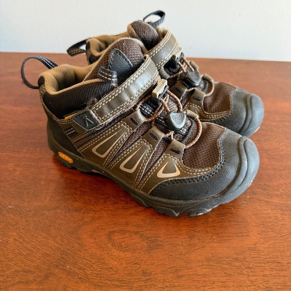 Keen Kids' Black and Brown Outdoor Boots - Picture 2 of 5